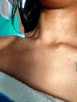 Zoe_Sweett18 live sex cam