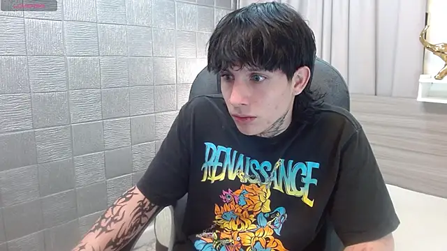 Iantwink18 live sex cam