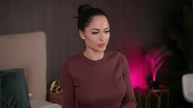 ChloeDevine live sex cam