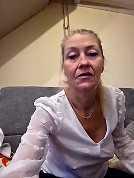 lisalustjouw live sex cam