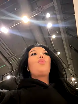 Tisha_Busty live sex cam