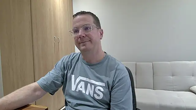 BrettJ81 live sex cam