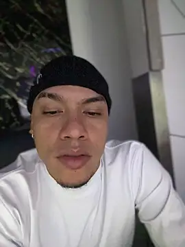 AlphaMasterXxx live sex cam