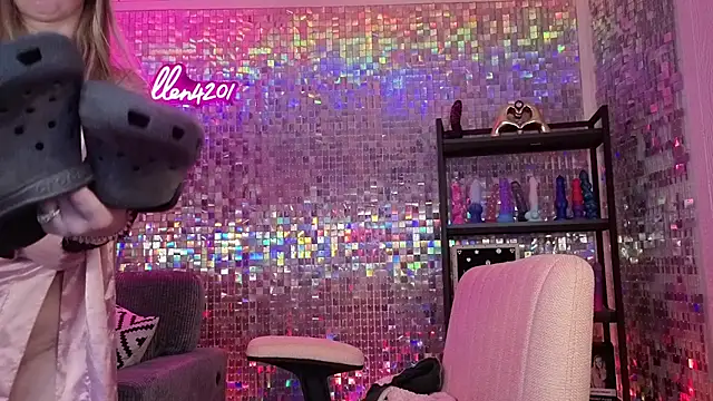 lucyallen4201 live sex cam