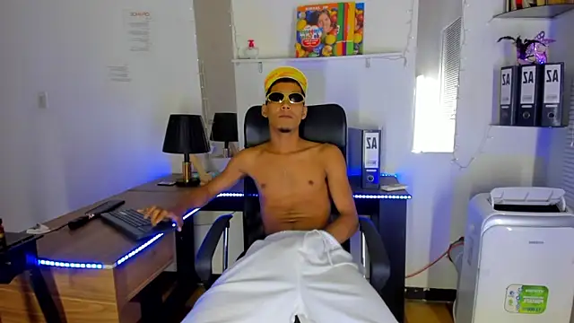 xxKamadevaxx live sex cam