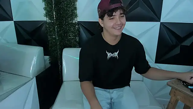 Dani_cumboy live sex cam