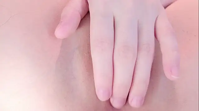 love-uiui live sex cam