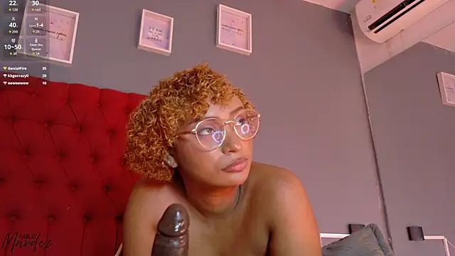 saray_mardez's Stripchat show and profile