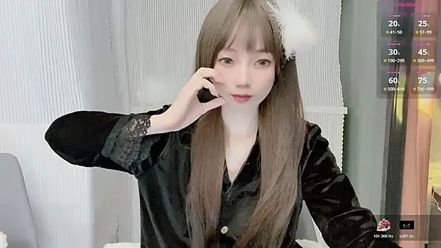 Evelyn-168 live sex cam