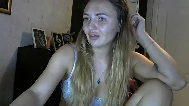 AngelinaLove28 live sex cam