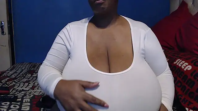 CUTEFIRMMELONSS live sex cam