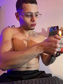 Matt_your_master_ live sex cam