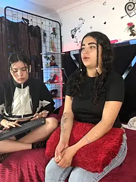 1lovelygirls live sex cam