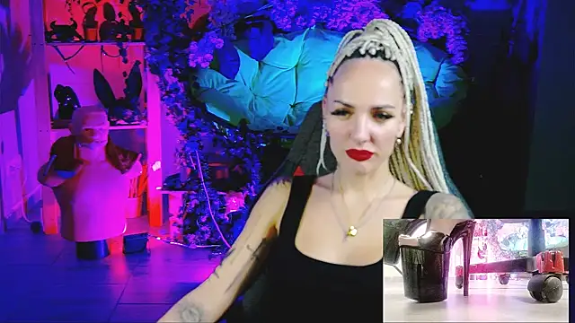 MonicaMaxwel live sex cam