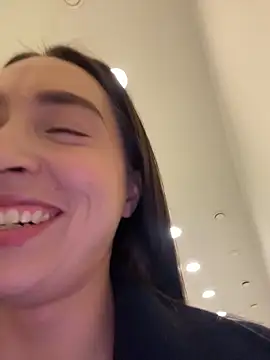 Holly_Play live sex cam