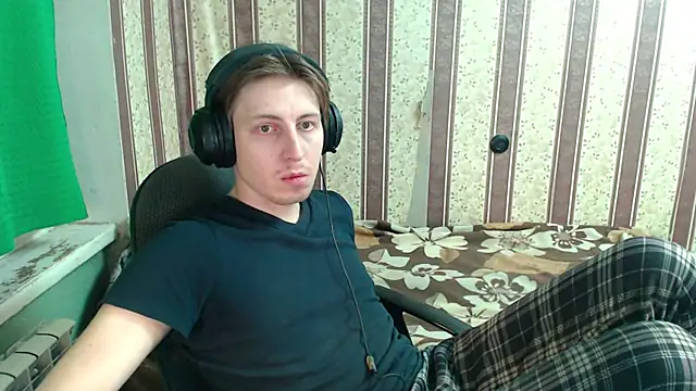 darienlarge's Stripchat show and profile