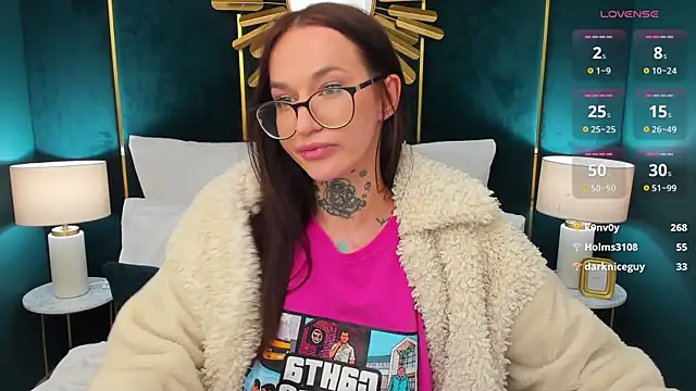 SarahLust's Stripchat show and profile