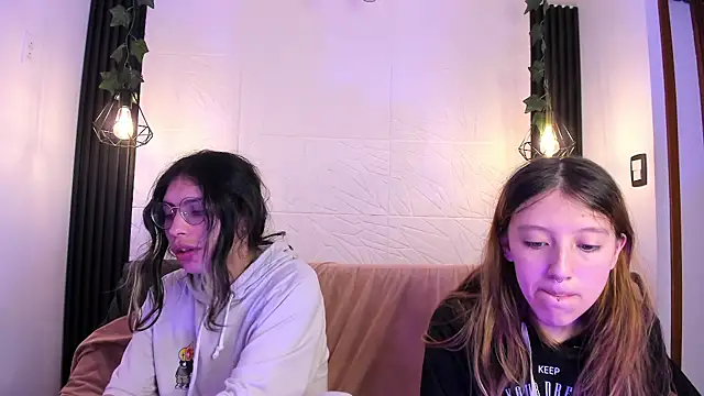 BRIAR_AND_BLAIR live sex cam