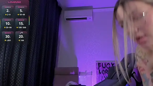 Marta_May_'s Stripchat show and profile