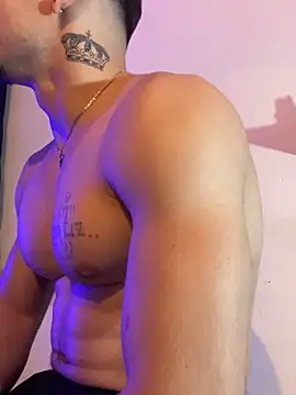 Matt_your_master_ live sex cam