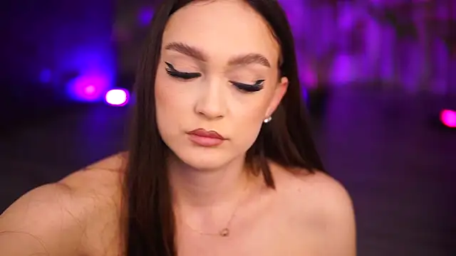 HotBustyBabeX live sex cam