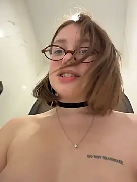 lucy-joy live sex cam