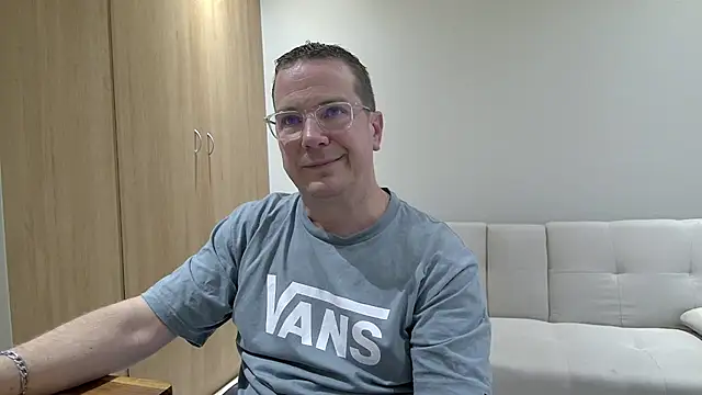 BrettJ81 live sex cam