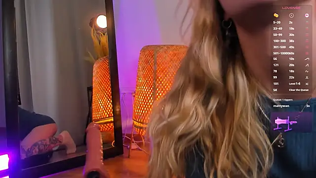 stay_with_alice's Stripchat show and profile