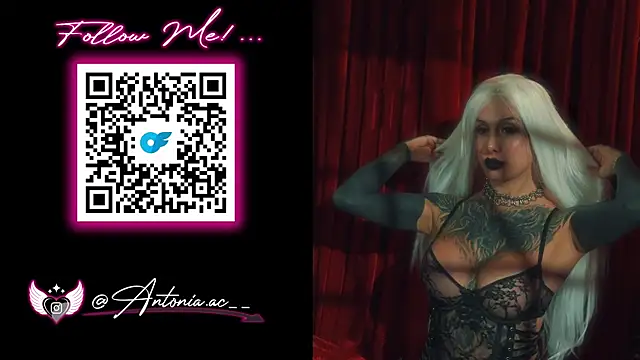 antoniaacxx's Stripchat show and profile