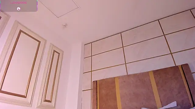 lyrabellini live sex cam