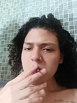 Larissinhamm live sex cam