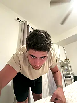 elwhite1996 live sex cam