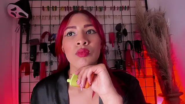 charrlotte_quinn live sex cam