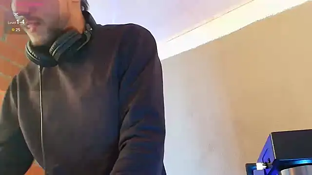 Leandro_valenzuela live sex cam