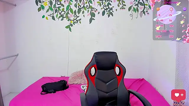 Ariadna-05 live sex cam