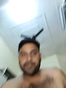 ITZ_GURU live sex cam