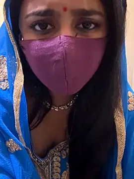 HeartQueen05 live sex cam