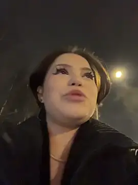 Kissy_Moon live sex cam