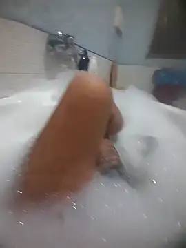 Gigi8412 live sex cam