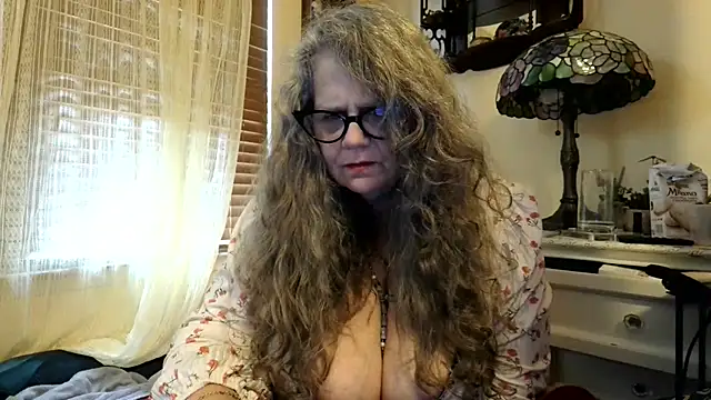 DestineeLoverGirl live sex cam