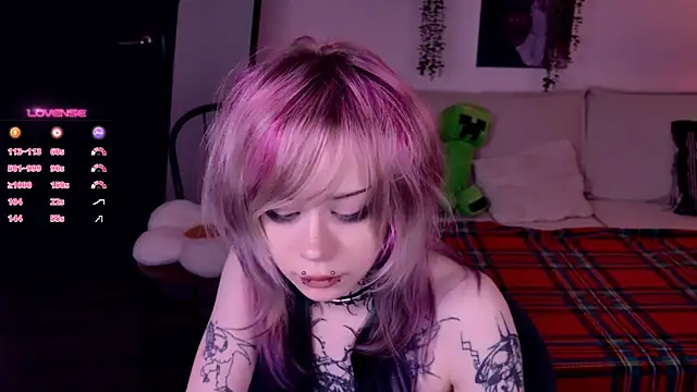 Lollyshy live sex cam