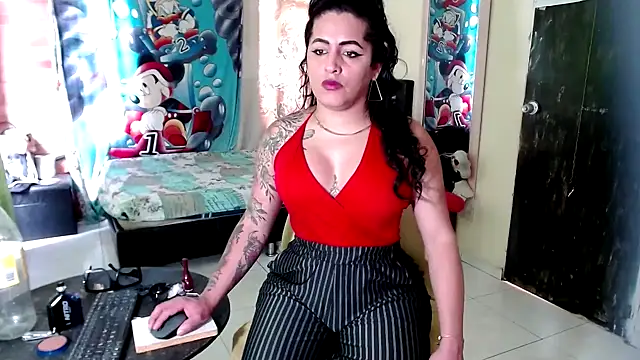 Sashaferrari2000 live sex cam