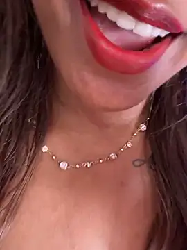 lilliiilliiillil live sex cam