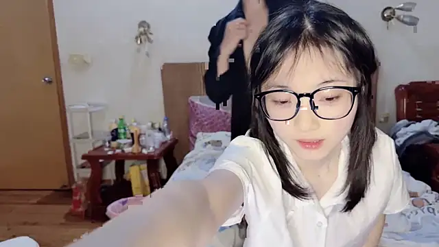 Crush-1 live sex cam