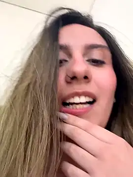 sarah_honey__ live sex cam