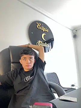 nico_18x live sex cam