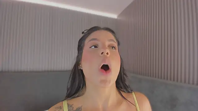 emelie_89 live sex cam