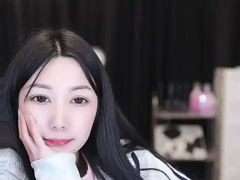 Nuyoah-77 live sex cam