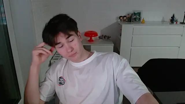 MarkusDean live sex cam