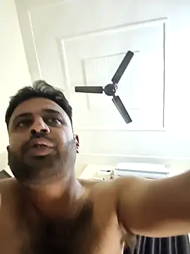 ITZ_GURU live sex cam